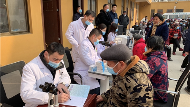 為民服務(wù)暖人心，送醫(yī)下鄉(xiāng)助健康