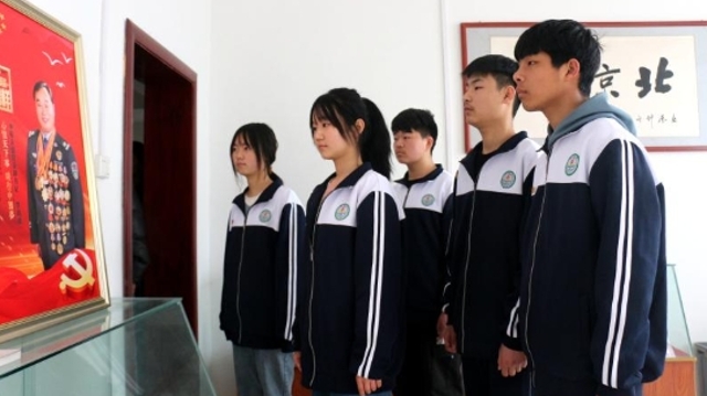 參觀(guān)好人館 感受正能量